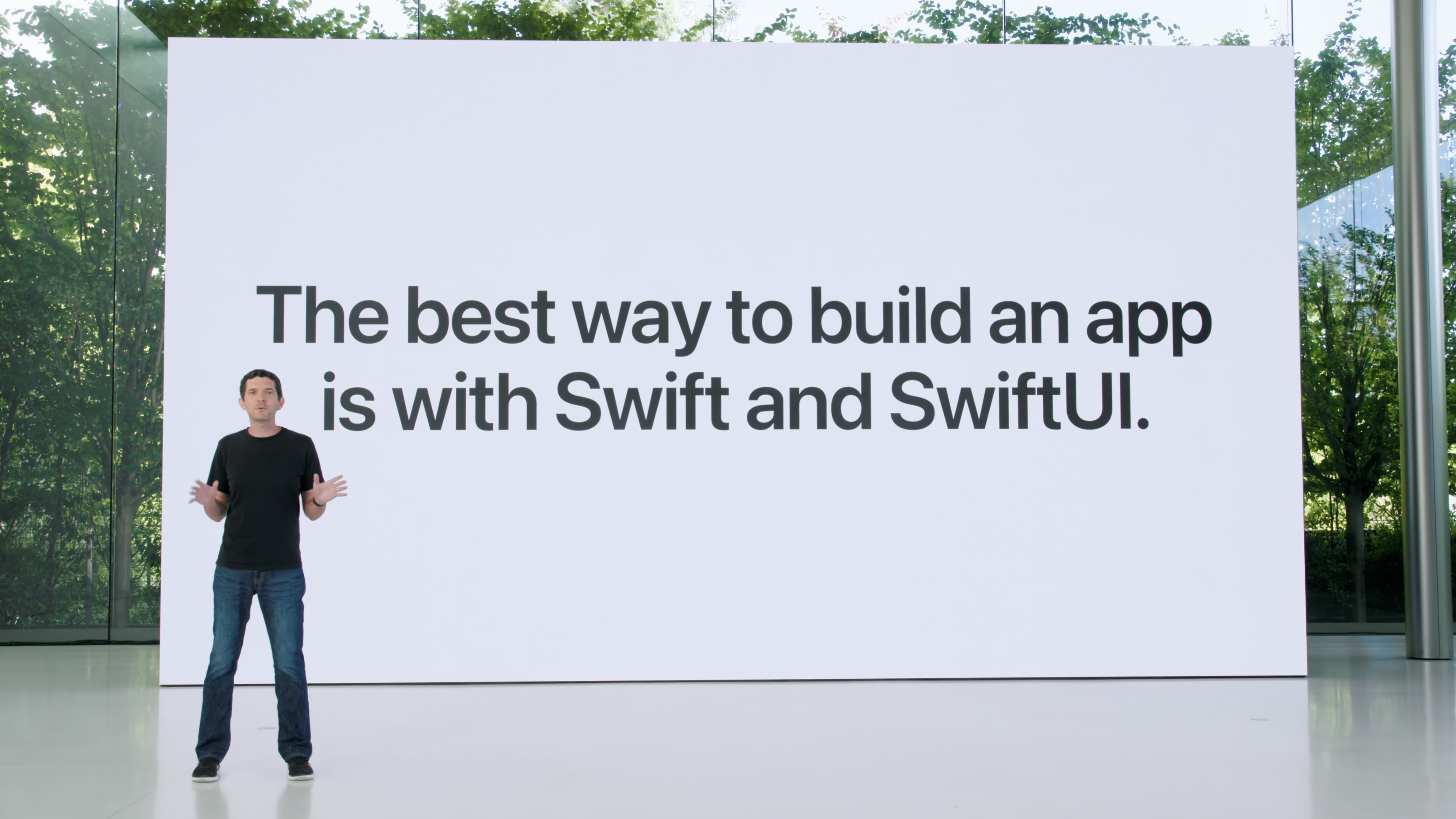 Screenshot from the WWDC 2022 PSOTU: “The best way to build an app is with Swift and SwiftUl.”